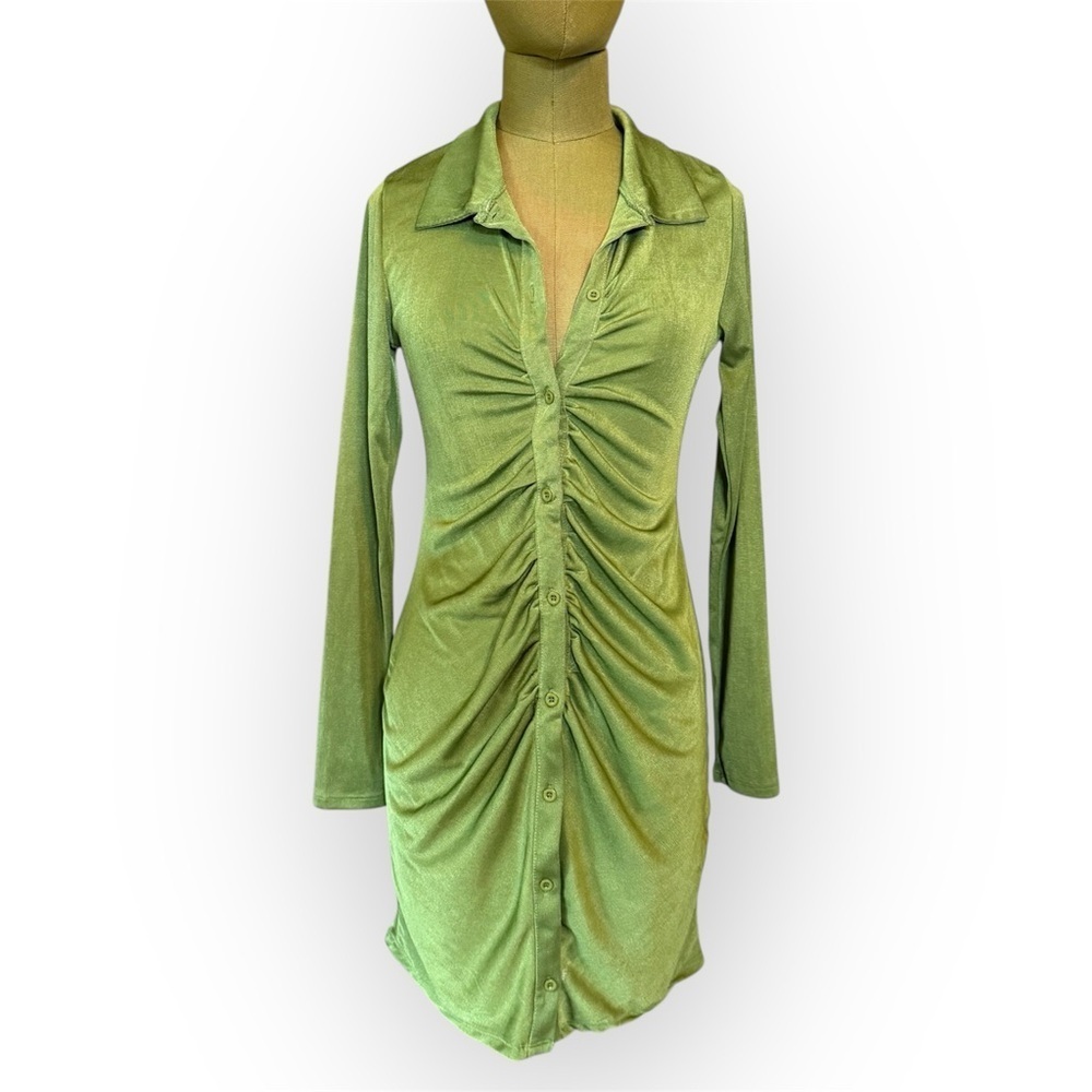 Green Ruched Button-Up Dress - Picture 4 of 6